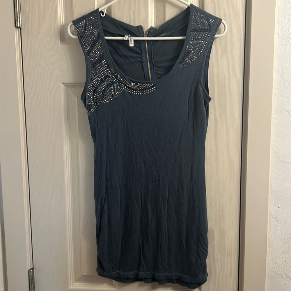 Sleeveless gray shirt with silver bling!